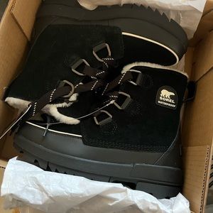 SOREL brand new Tivoli IV waterproof boots